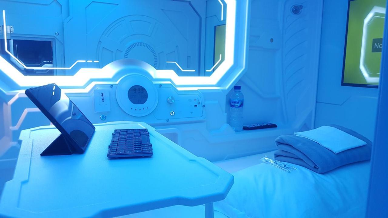 אנדה Apollo Capsule Hotel מראה חיצוני תמונה