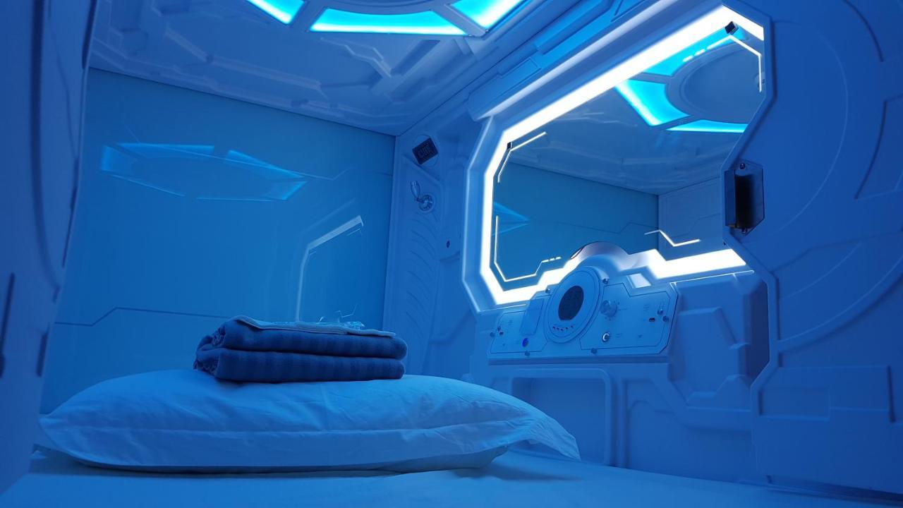 אנדה Apollo Capsule Hotel מראה חיצוני תמונה
