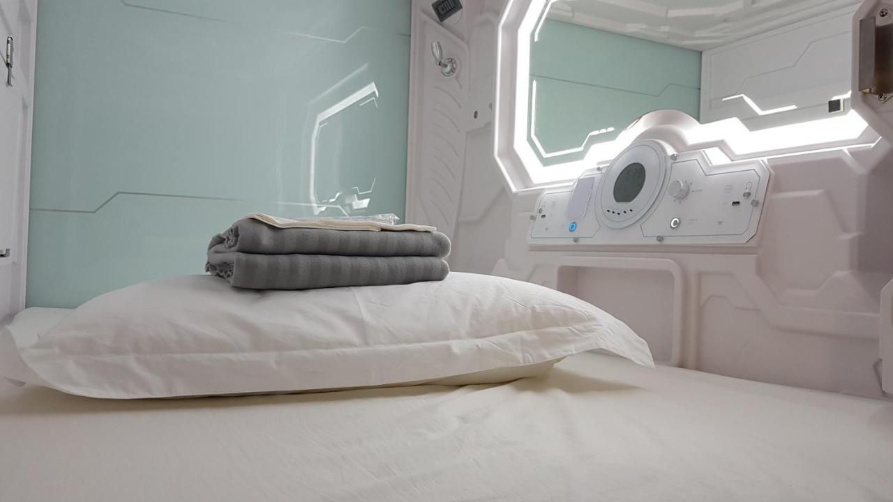 אנדה Apollo Capsule Hotel מראה חיצוני תמונה
