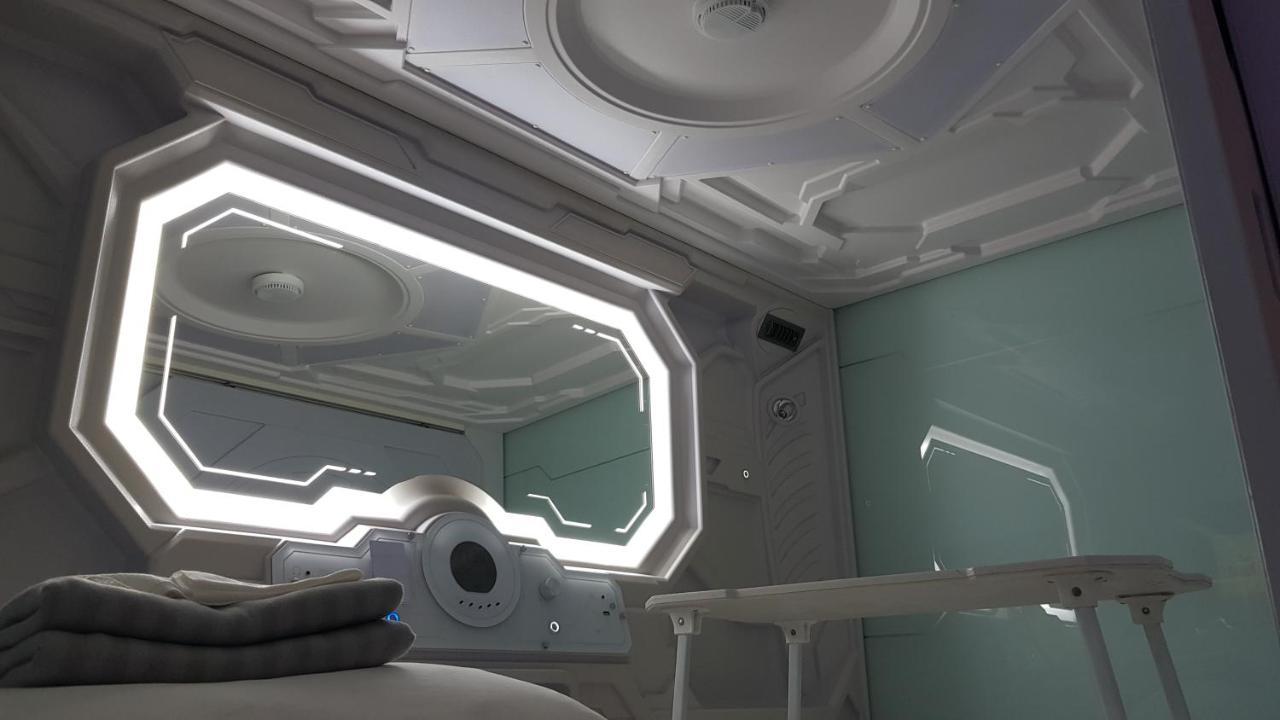 אנדה Apollo Capsule Hotel מראה חיצוני תמונה